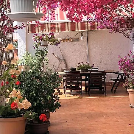 Hotel Cappuccetto Rosso 2*