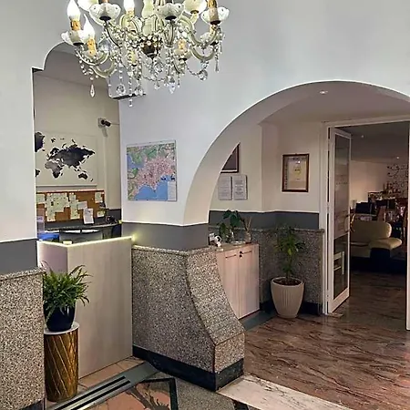 Hotel Cappuccetto Rosso 2*